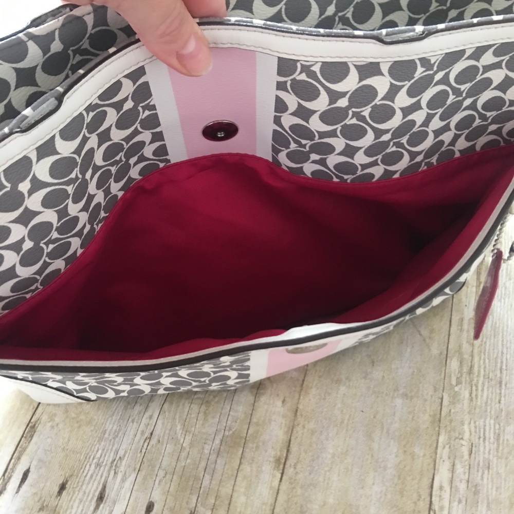 AMAZING Coach Diaper Bag - Picture 4 of 8